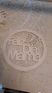 Letreros fabricados en mdf desde 3mm hasta 20 mm de espesor, hechos en cnc router y medida desde los 20cm de diámetro